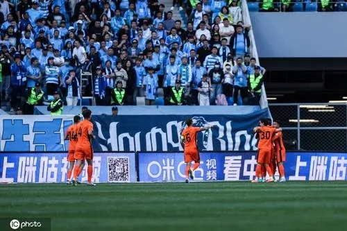 中超焦点战,大连3-2力克云南,刘祝润一条龙破门,侯永永锦上添花 中超焦点战,大连3-2力克云南,刘祝润一条龙破门,侯永永锦上添花