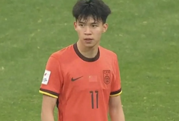 国足战澳23人名单揭晓,王钰栋首次入选,塞鸟领衔出战 国足战澳23人名单揭晓,王钰栋首次入选,塞鸟领衔出战